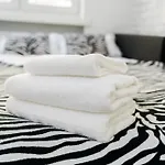 Wierzbiecice Comfort By Bookinghost * 포즈난