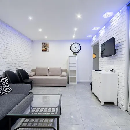 Wierzbiecice Comfort By Bookinghost Apartamento