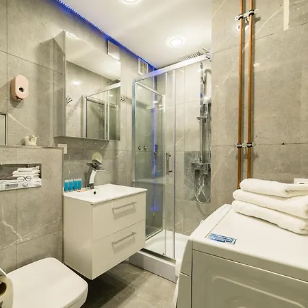 Wierzbiecice Comfort By Bookinghost Appartamento