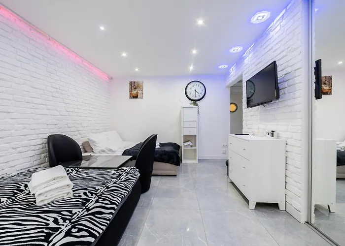 Wierzbiecice Comfort By Bookinghost Apartamento