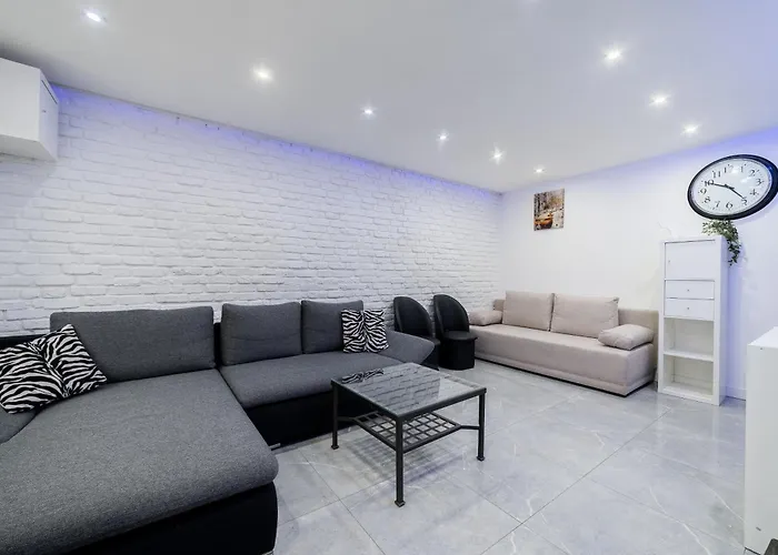 Wierzbiecice Comfort By Bookinghost Apartamento